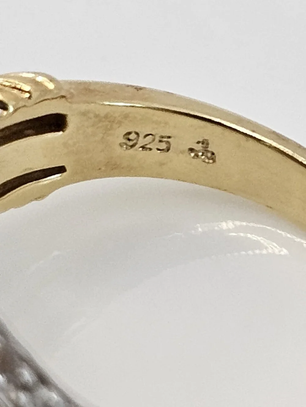 Retired Victoria Wieck Ruby Cabachon Yellow Gold Vermeil Ring Size 9